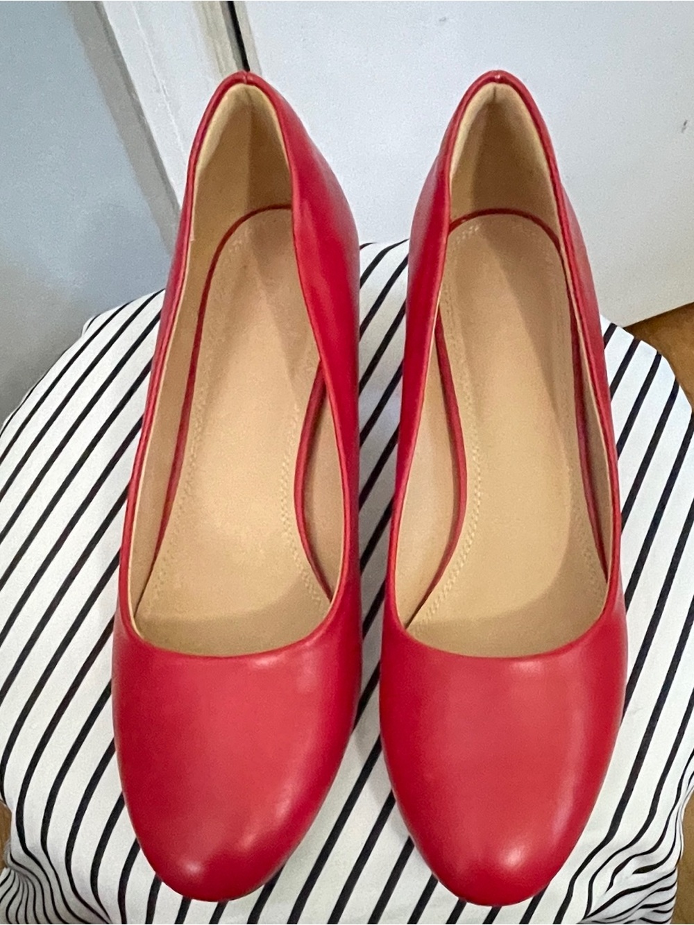 IDIFU Red Round-Toe Pumps Women's Heels